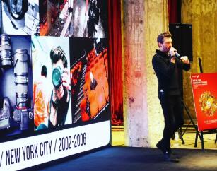 Chris在One Show现场演讲 Chris在One Show现场演讲